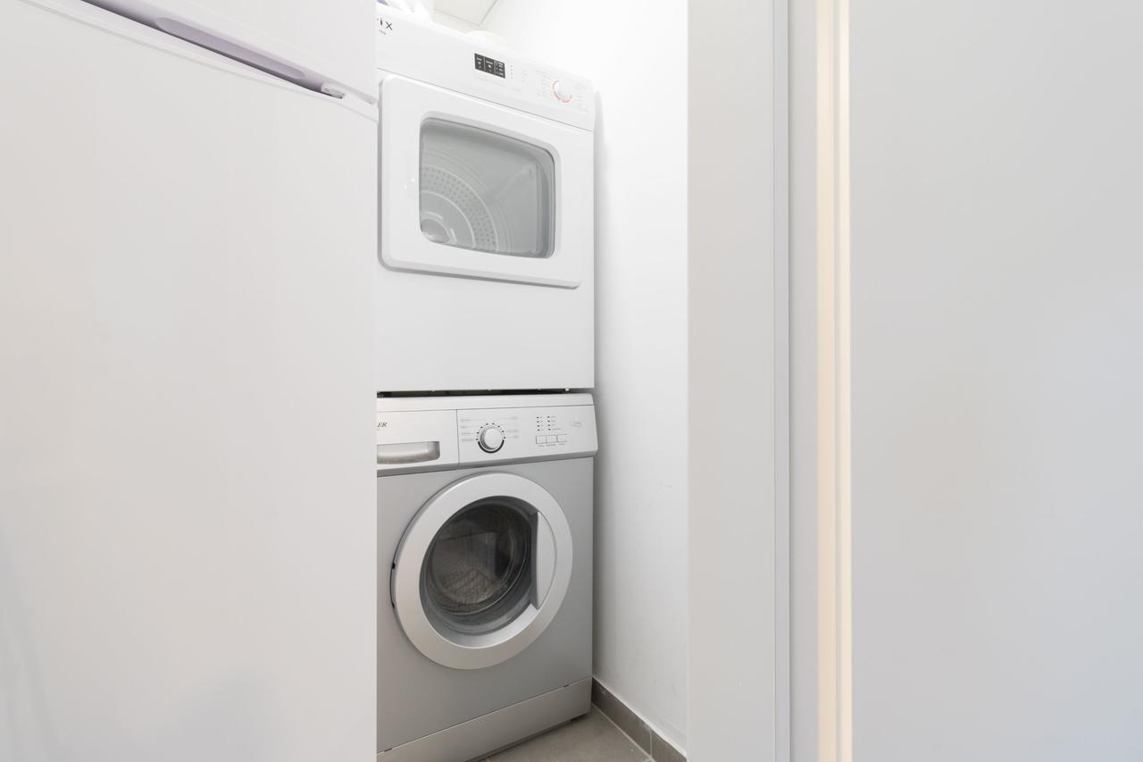 Luxury One-Bedroom Apartment/Parking In City Center エルサレム エクステリア 写真