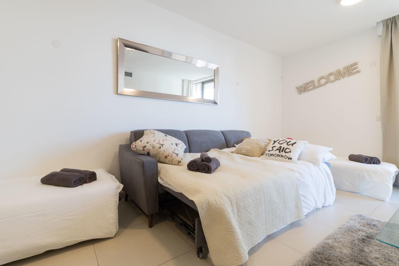 Luxury One-Bedroom Apartment/Parking In City Center エルサレム エクステリア 写真