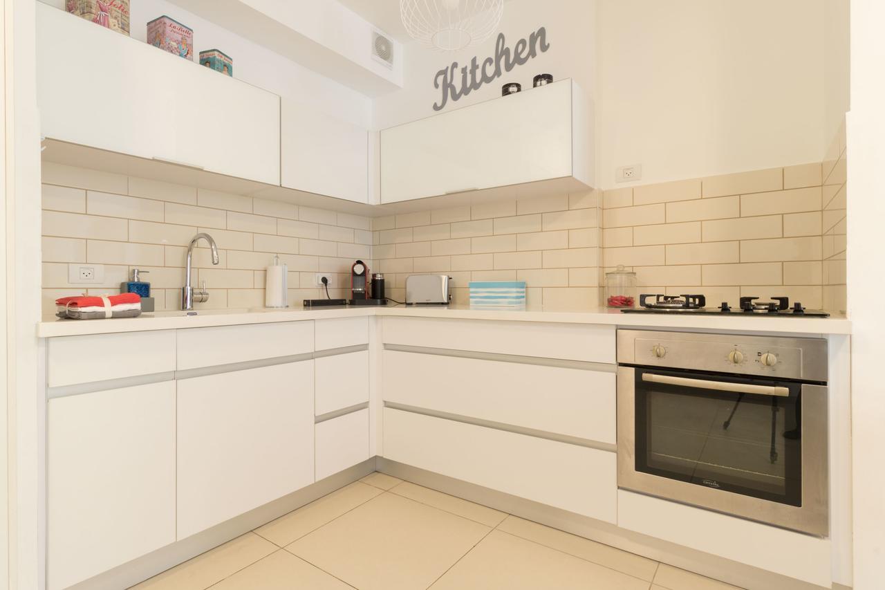 Luxury One-Bedroom Apartment/Parking In City Center エルサレム エクステリア 写真