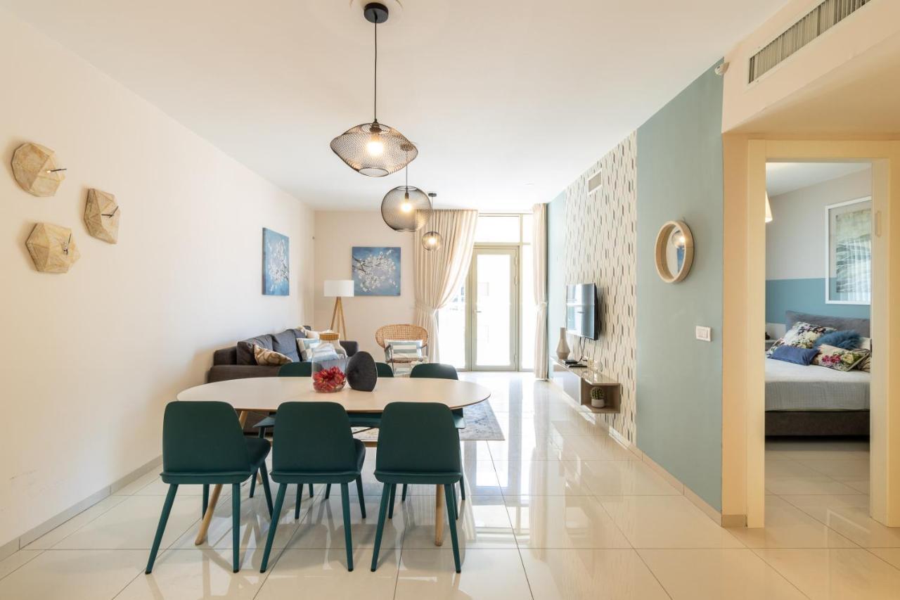 Luxury One-Bedroom Apartment/Parking In City Center エルサレム エクステリア 写真