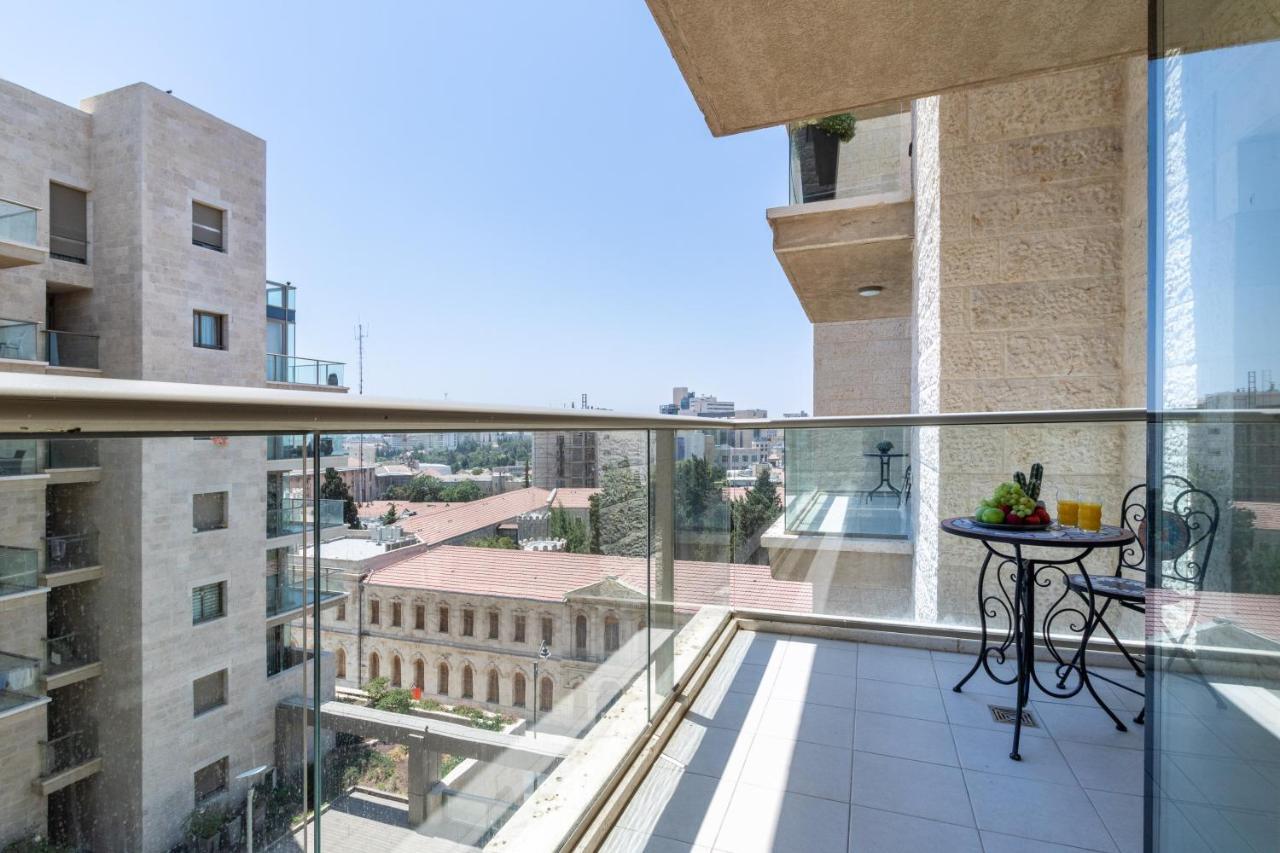Luxury One-Bedroom Apartment/Parking In City Center エルサレム エクステリア 写真