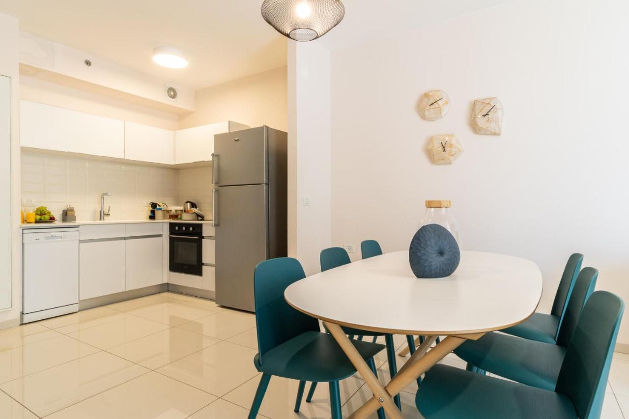 Luxury One-Bedroom Apartment/Parking In City Center エルサレム エクステリア 写真