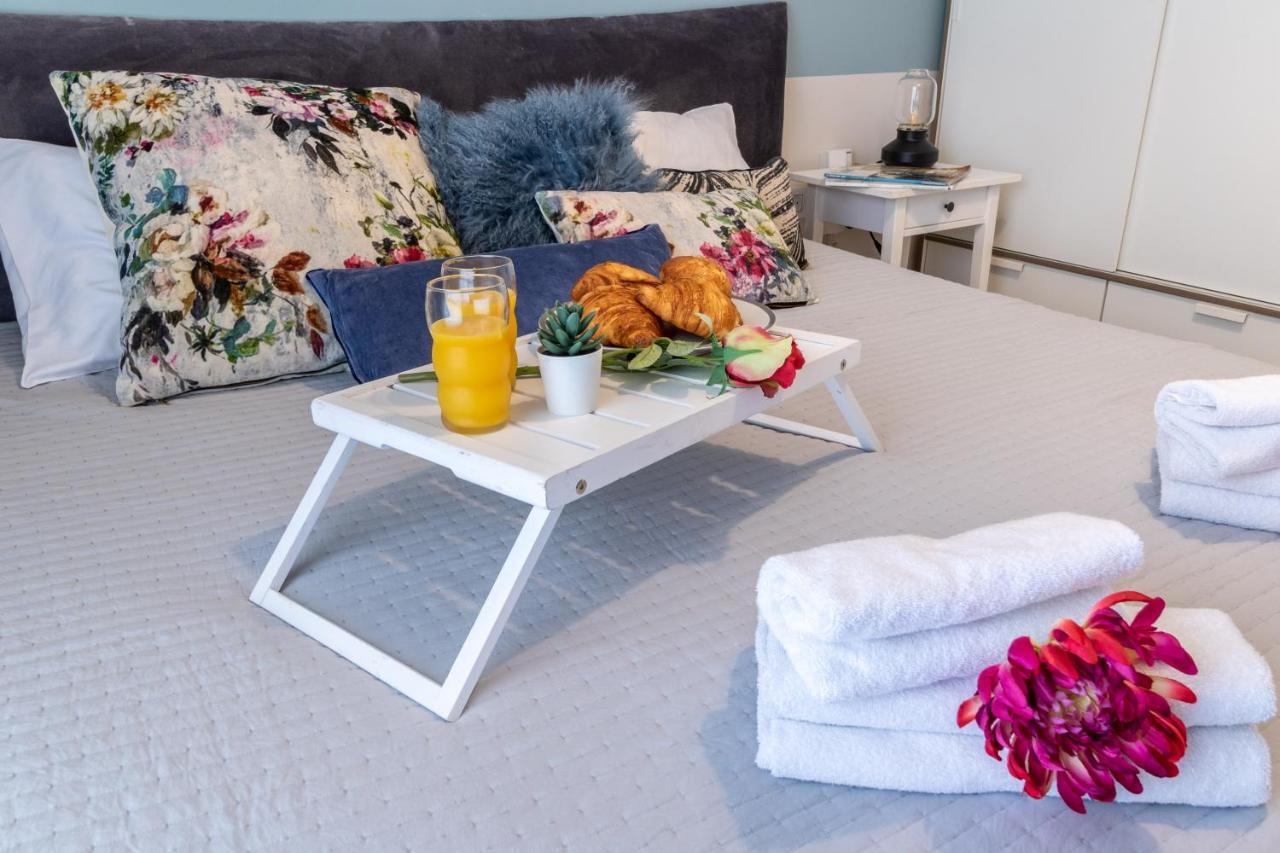 Luxury One-Bedroom Apartment/Parking In City Center エルサレム エクステリア 写真