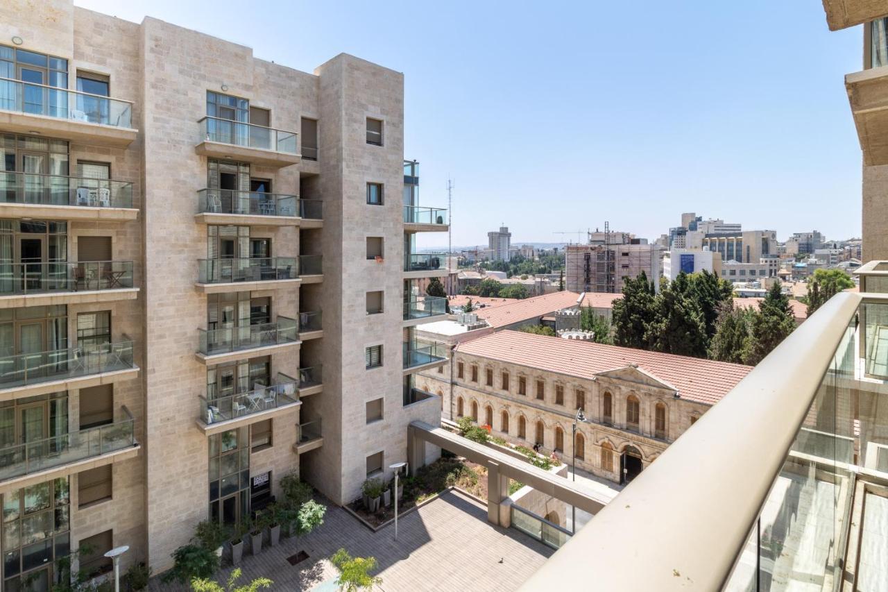 Luxury One-Bedroom Apartment/Parking In City Center エルサレム エクステリア 写真